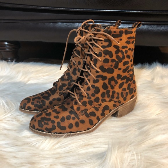 FAUX SUEDE LEOPARD PRINT BOOTS - Picture 7 of 8
